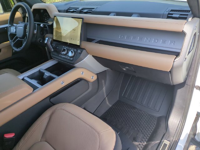 New 2026 Land Rover Defender 110 V8 AWD/4WD image 19