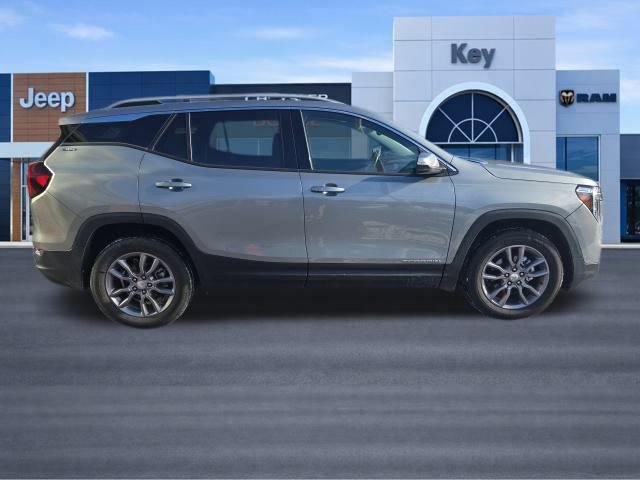 Used 2023 GMC Terrain SLT image 7
