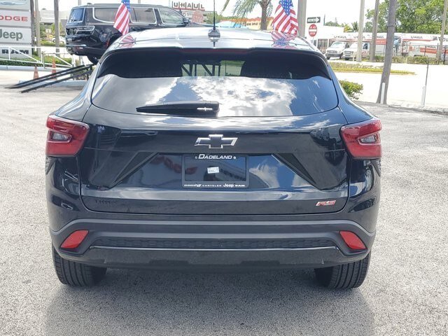 Used 2024 Chevrolet Trax RS FWD image 6
