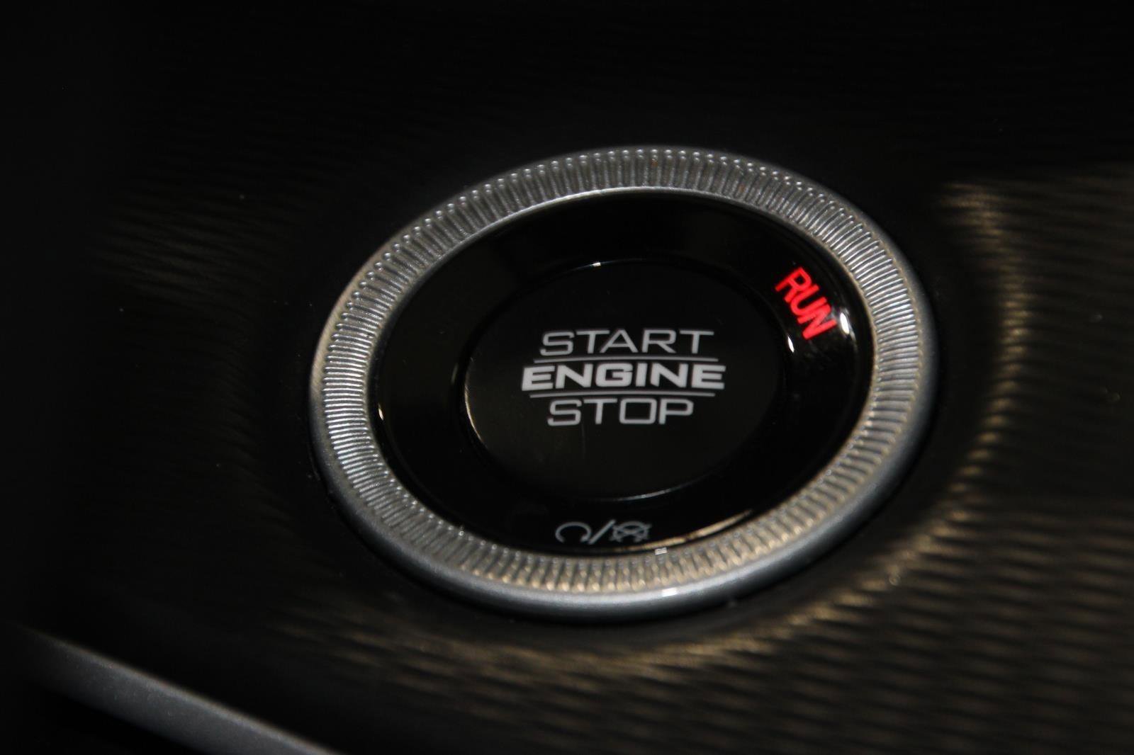 Used 2024 Jeep Grand Cherokee L Laredo image 12
