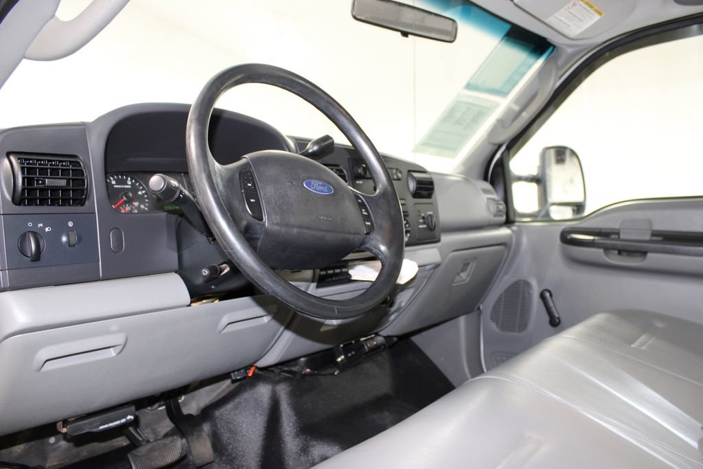 Used 2006 Ford F350 XL RWD image 24