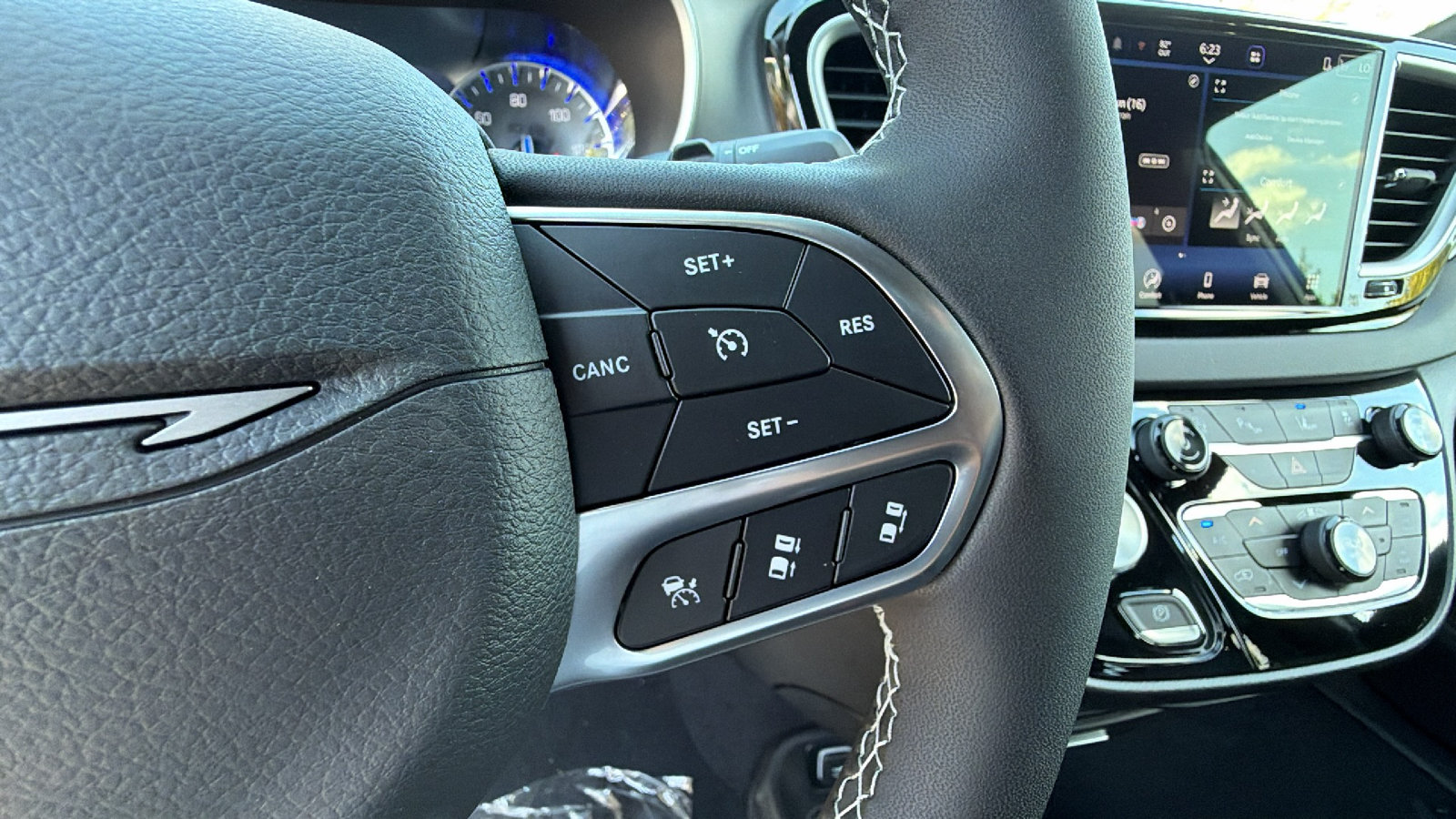 New 2027 Chrysler Pacifica LX FWD image 25