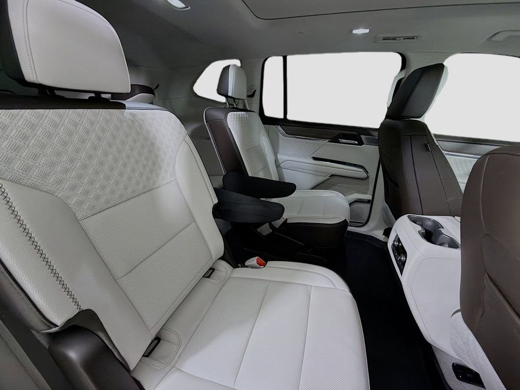 Used 2024 GMC Acadia Denali w/ Super Cruise Package image 29