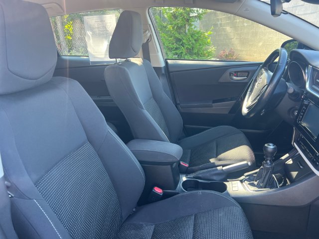 Used 2018 Toyota Corolla iM w/ All-Weather Mat Package FWD image 18
