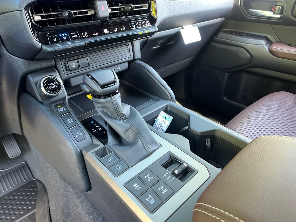 New 2027 Toyota Land Cruiser w/ Premium Package AWD/4WD image 20