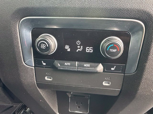 Used 2022 Chevrolet Tahoe LT w/ Luxury Package AWD/4WD image 28