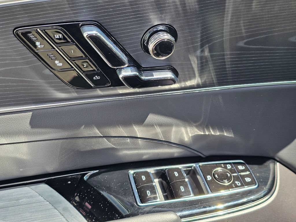 Used 2025 Cadillac Lyriq Sport RWD image 22