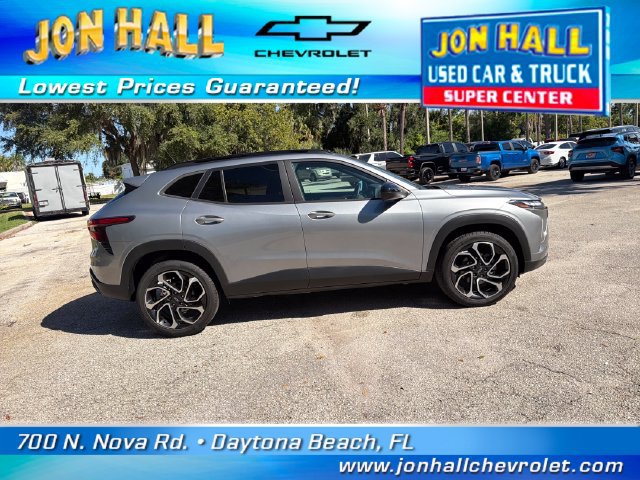 Used 2025 Chevrolet Trax RS w/ Sunroof Package FWD image 13