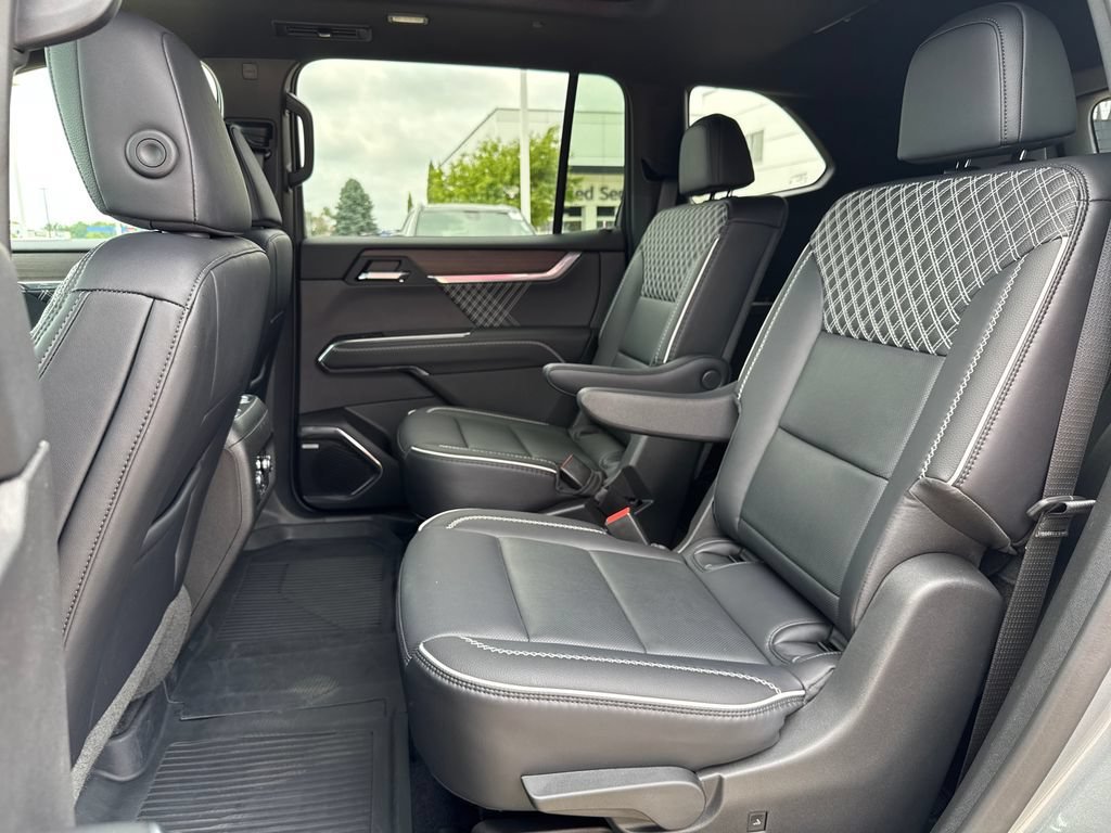 Certified 2026 GMC Acadia Denali w/ Super Cruise Package AWD/4WD image 36