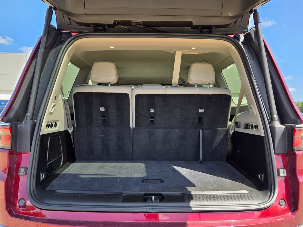 Used 2022 Jeep Wagoneer Series II AWD/4WD image 26