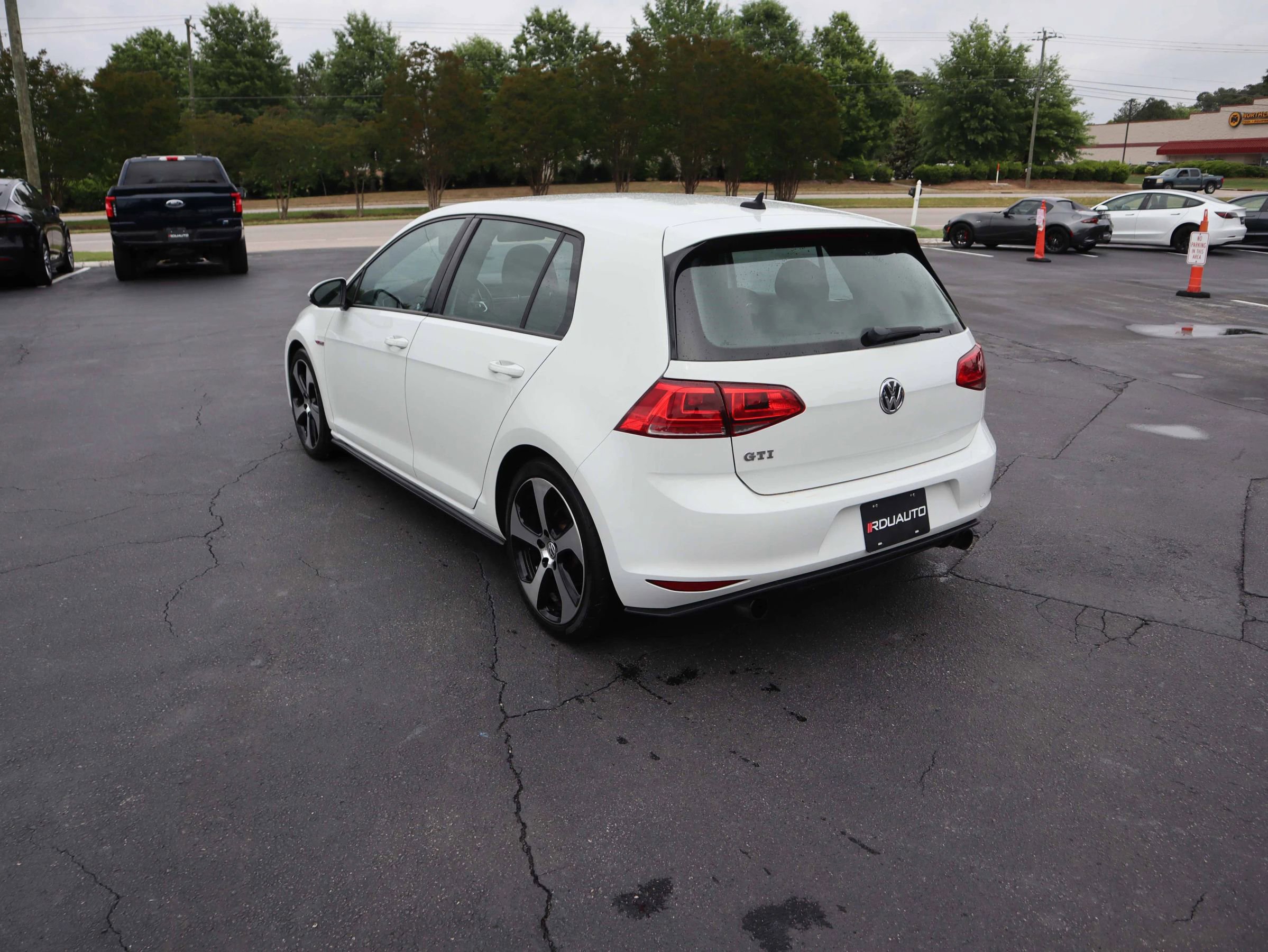 Used 2017 Volkswagen GTI S FWD image 8