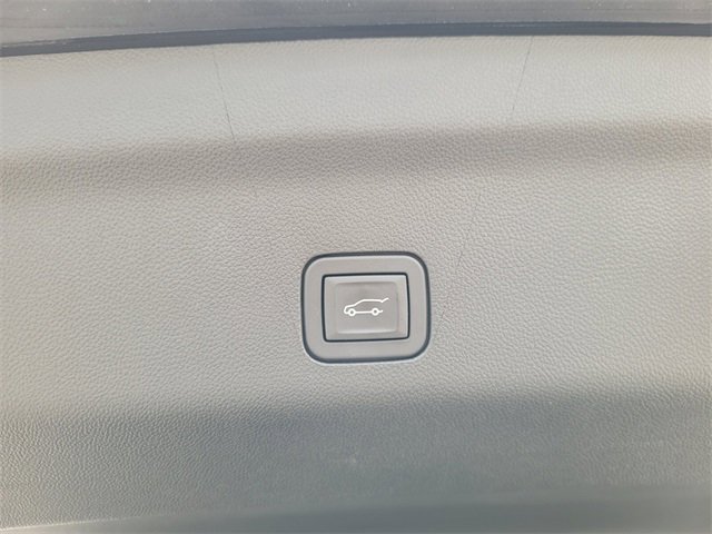 Certified 2023 Chevrolet Suburban High Country image 12