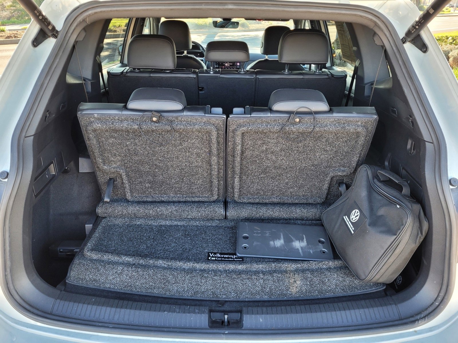 Used 2022 Volkswagen Tiguan SE R-Line image 33