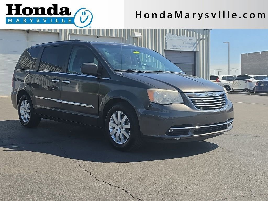 Used 2016 Chrysler Town & Country Touring w/ Driver Convenience Group FWD image 1