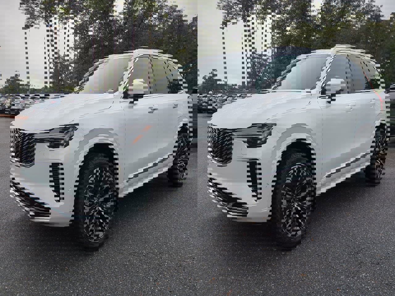 New 2026 Volvo XC90 B6 Plus w/ Protection Package Premier image 8