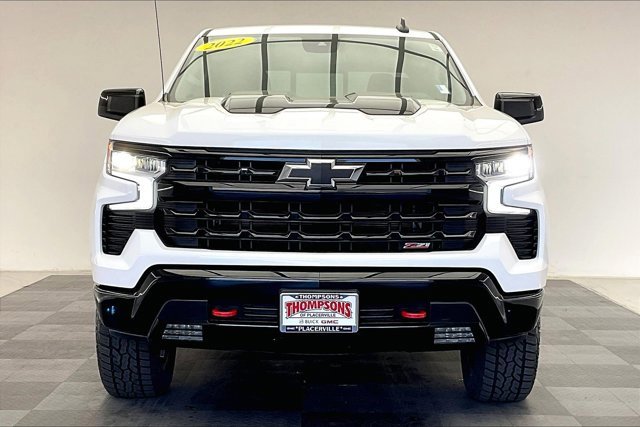 Used 2022 Chevrolet Silverado 1500 LT Trail Boss w/ Convenience Package II image 2