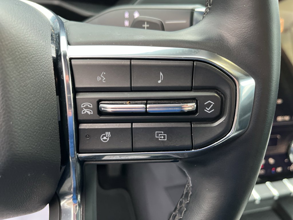 Used 2025 GMC Acadia Elevation image 20