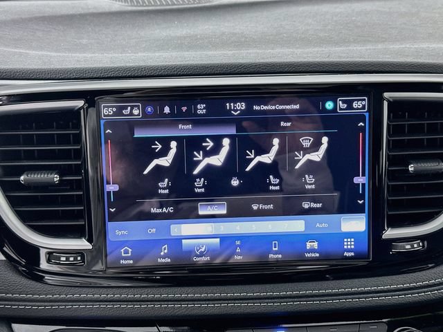 Used 2025 Chrysler Pacifica Limited FWD image 16