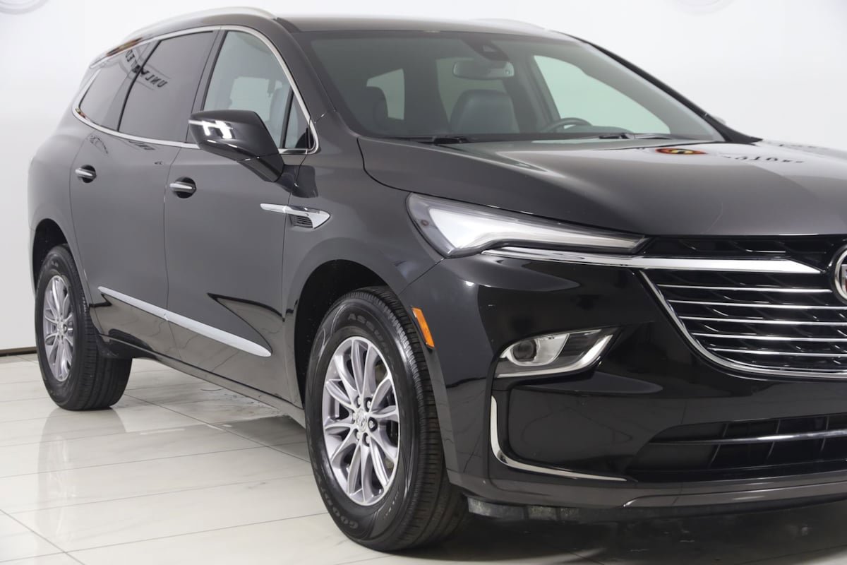 Used 2023 Buick Enclave Essence AWD/4WD image 38