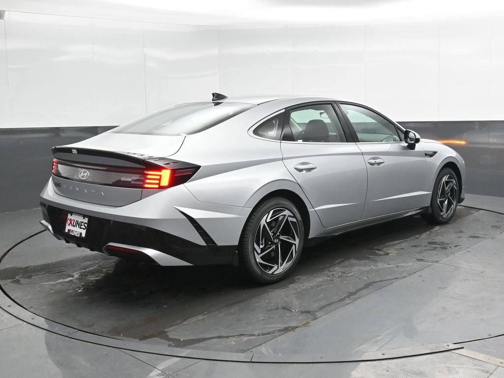 New 2026 Hyundai Sonata SEL FWD image 2