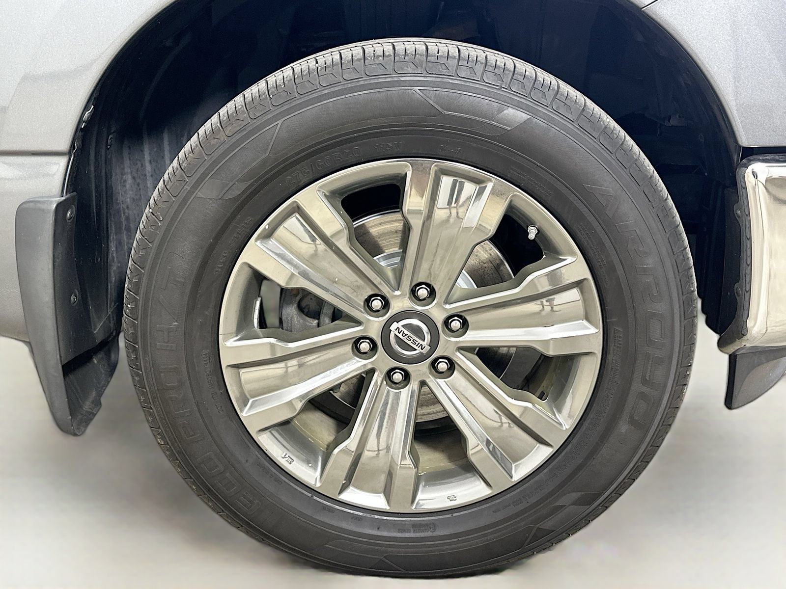 Used 2019 Nissan Titan SV w/ SV Convenience Package AWD/4WD image 11