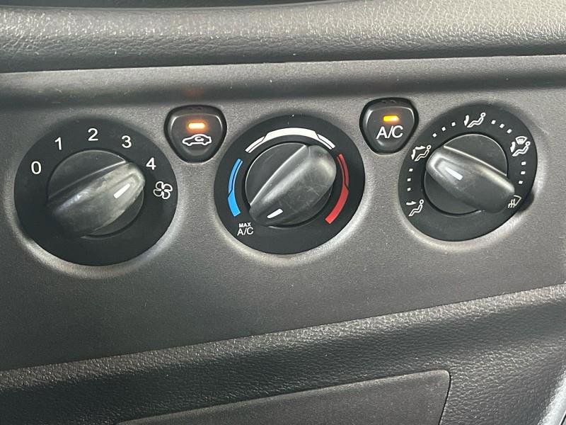 Used 2019 Ford Transit 250 130 Low Roof image 18