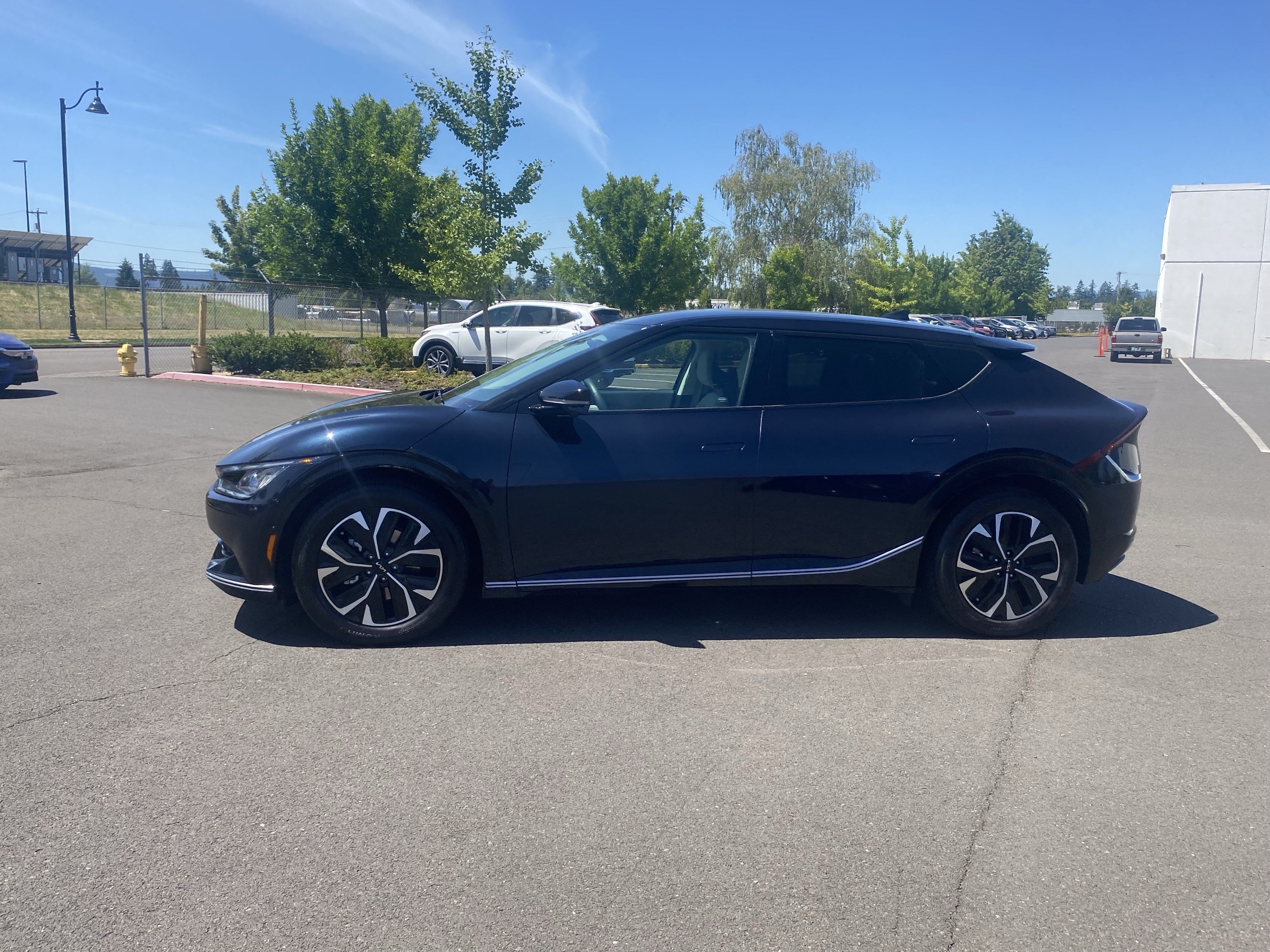 Used 2024 Kia EV6 Wind w/ Wind Technology Package AWD/4WD image 2