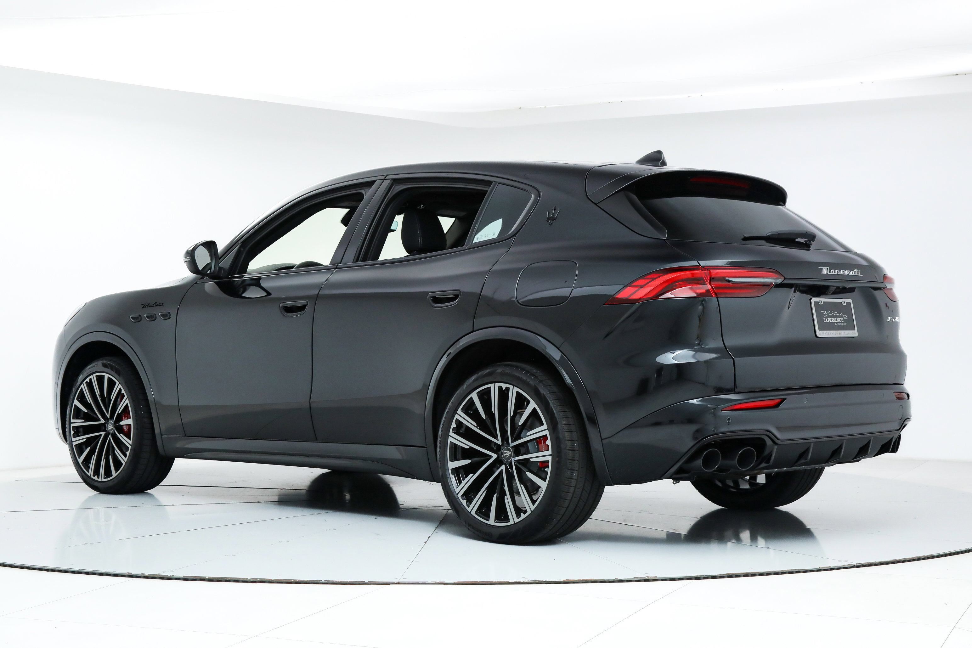 New 2025 Maserati Grecale Modena image 3