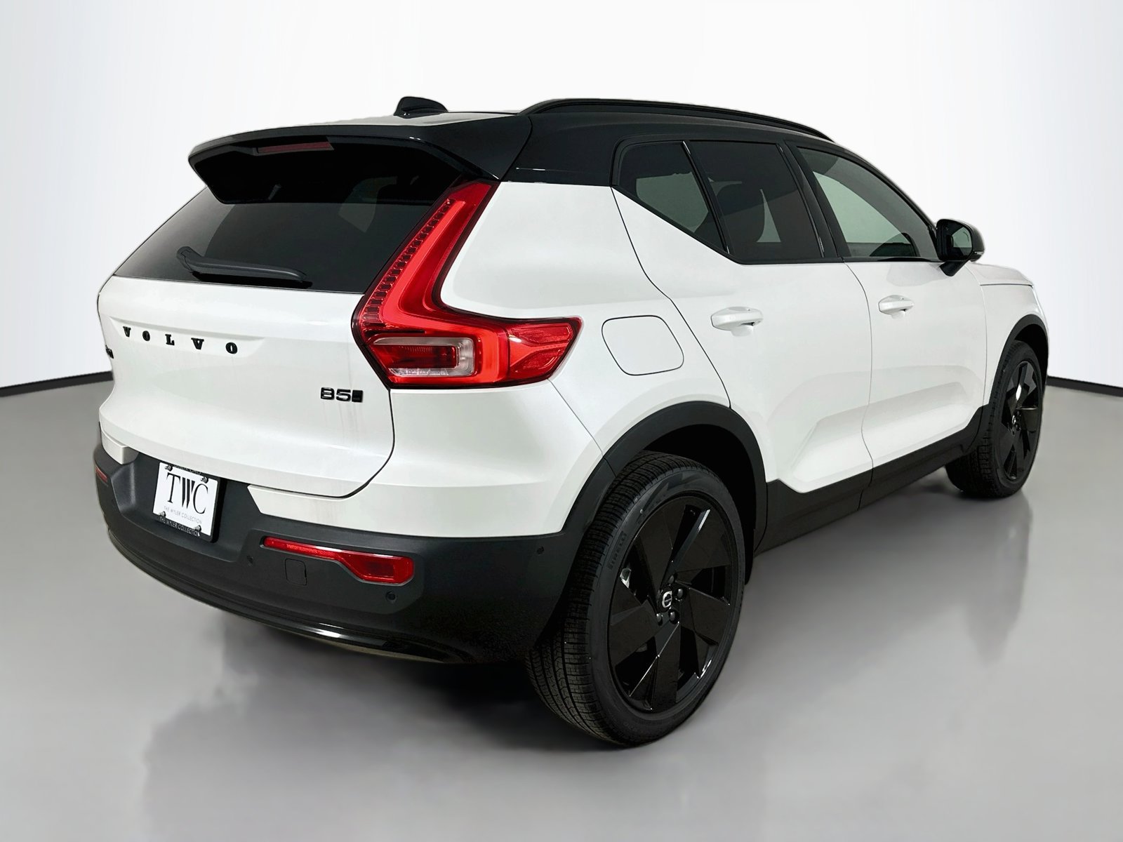 New 2026 Volvo XC40 B5 Ultra w/ Protection Package Premier AWD/4WD image 5