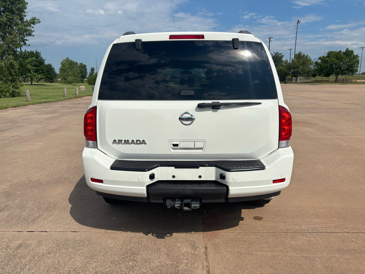 Used 2011 Nissan Armada SV image 32