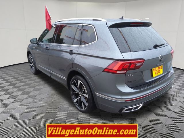 Used 2023 Volkswagen Tiguan SEL R-Line image 2