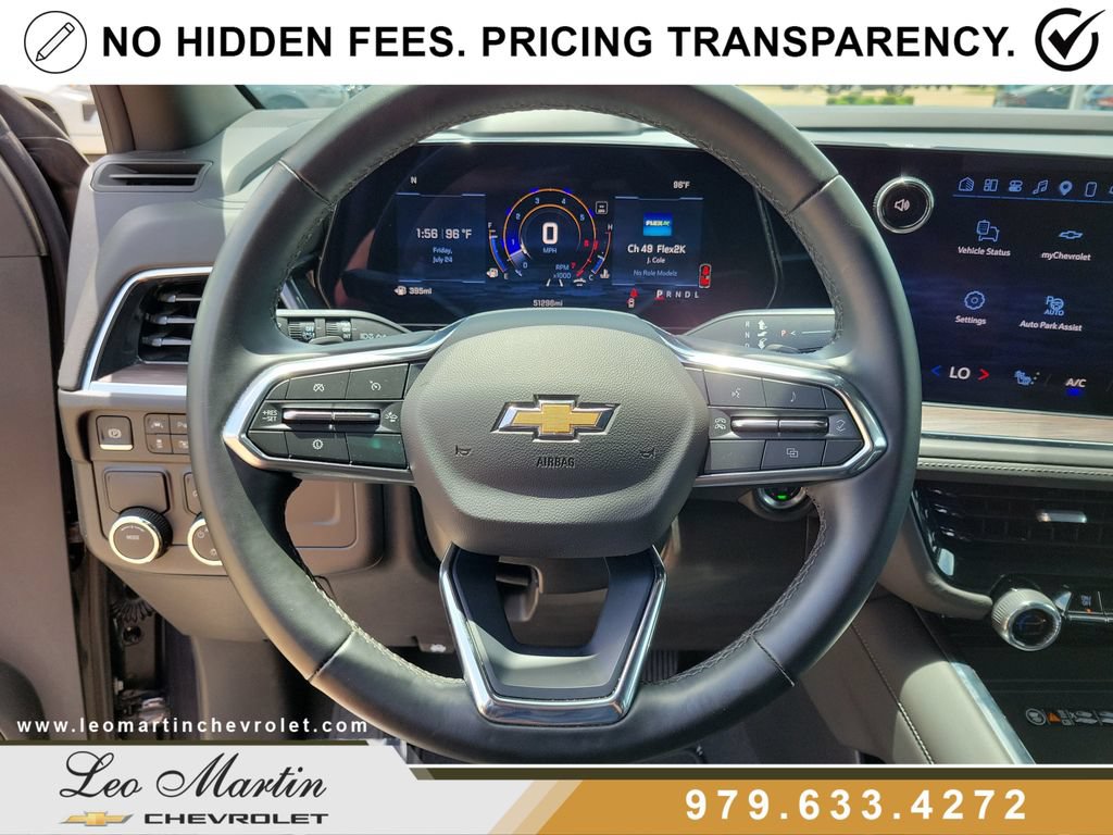 Used 2025 Chevrolet Suburban LT RWD image 21