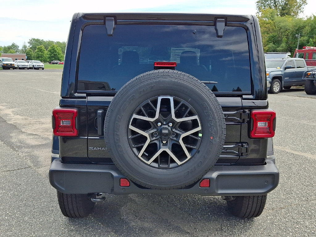 New 2027 Jeep Wrangler Unlimited Sahara AWD/4WD image 7