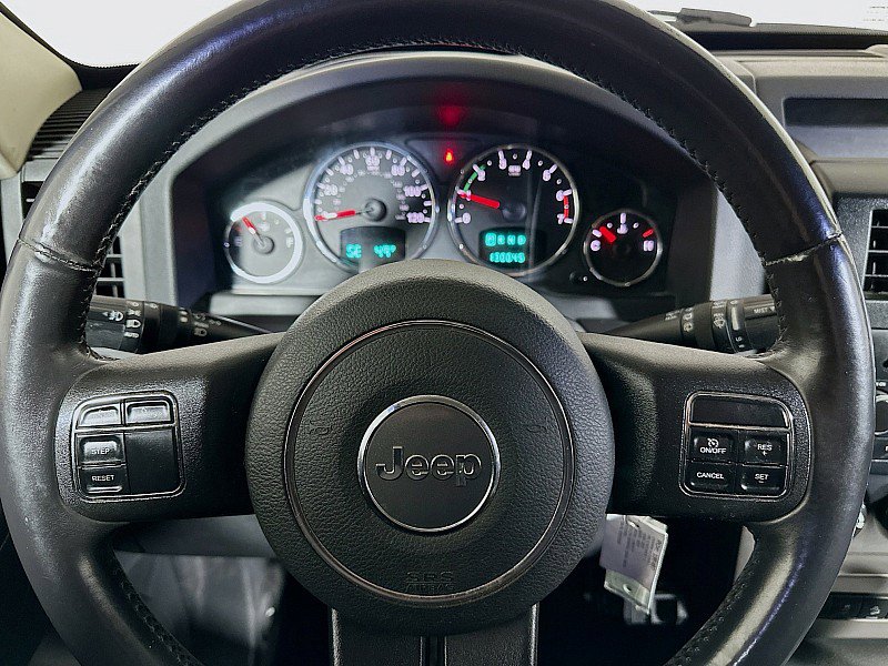 Used 2012 Jeep Liberty Sport image 11