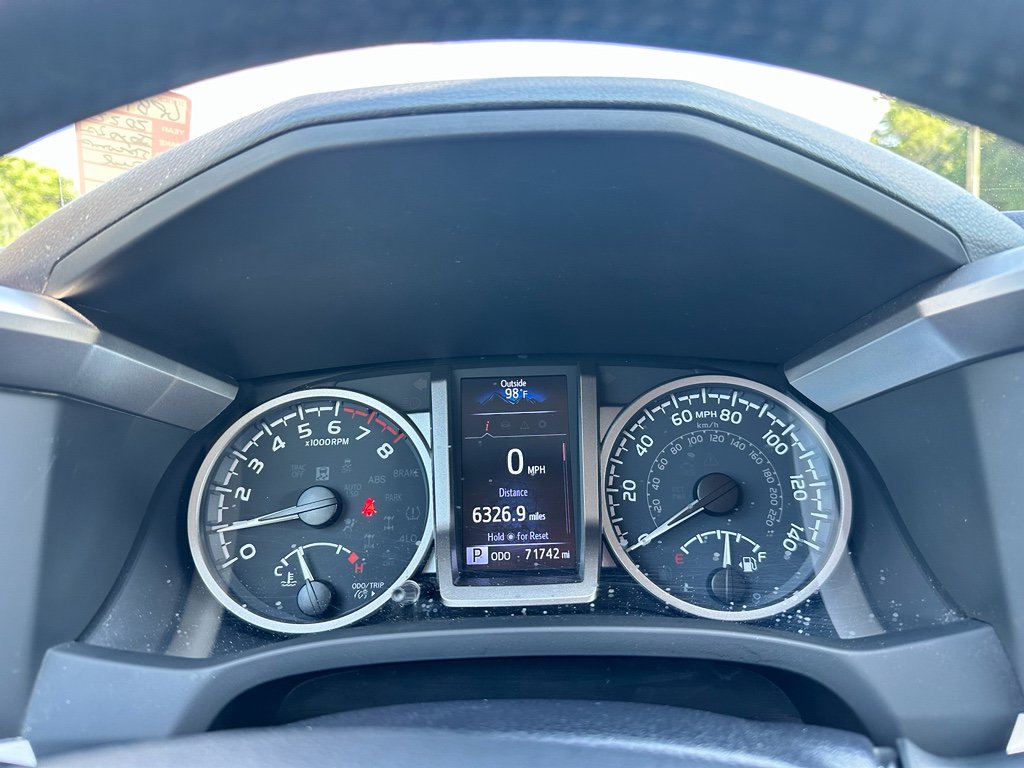 Used 2022 Toyota Tacoma SR5 RWD image 12