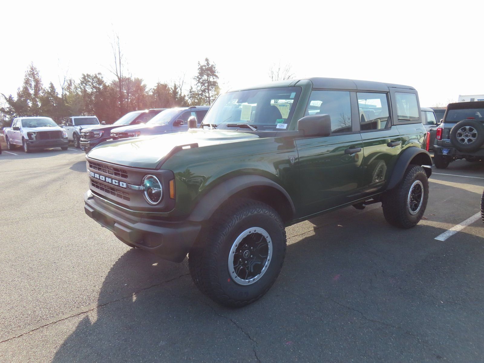 New 2025 Ford Bronco 4-Door w/ Sasquatch Package AWD/4WD image 3