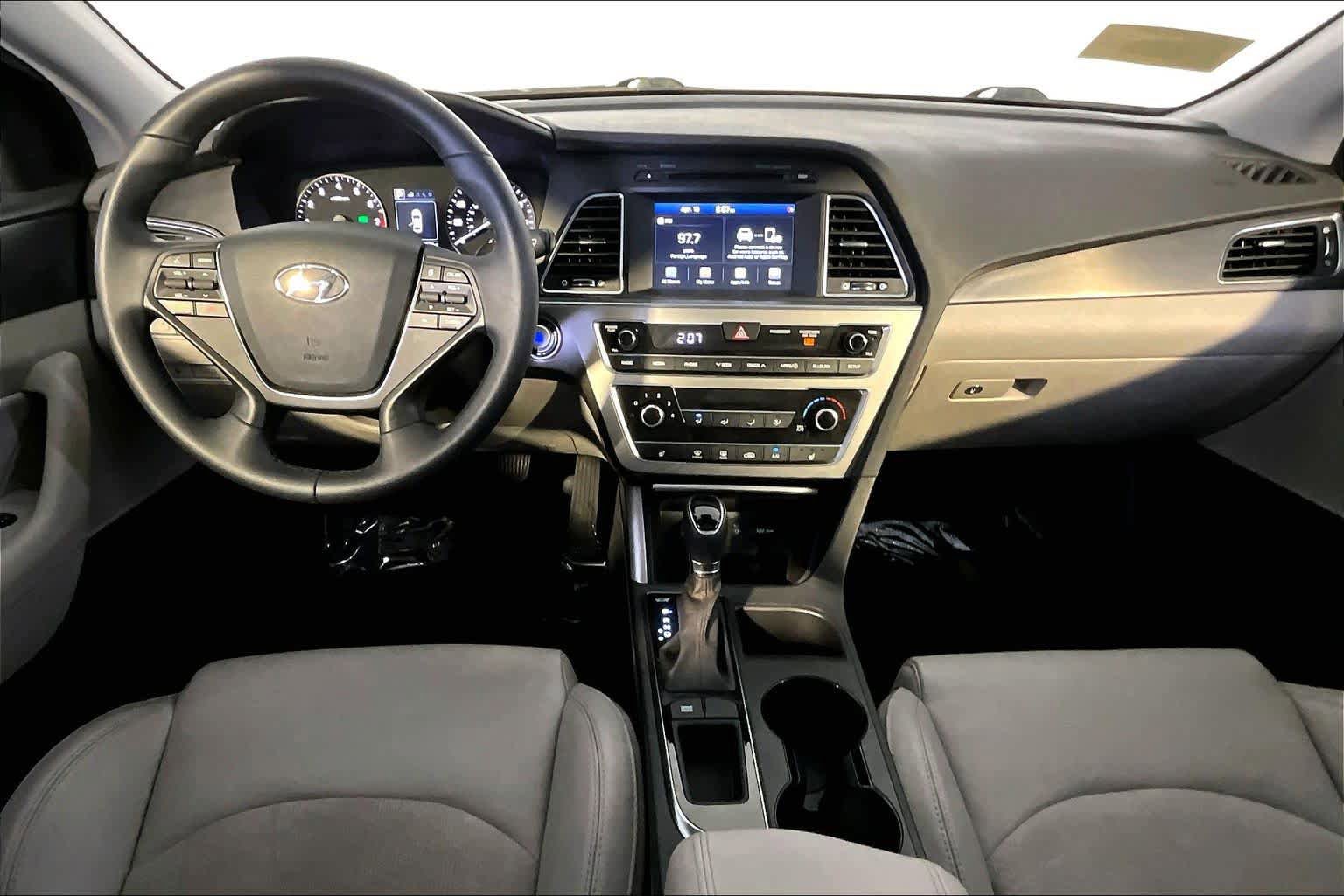 Used 2017 Hyundai Sonata Sport w/ Value Edition Package 02 FWD image 16
