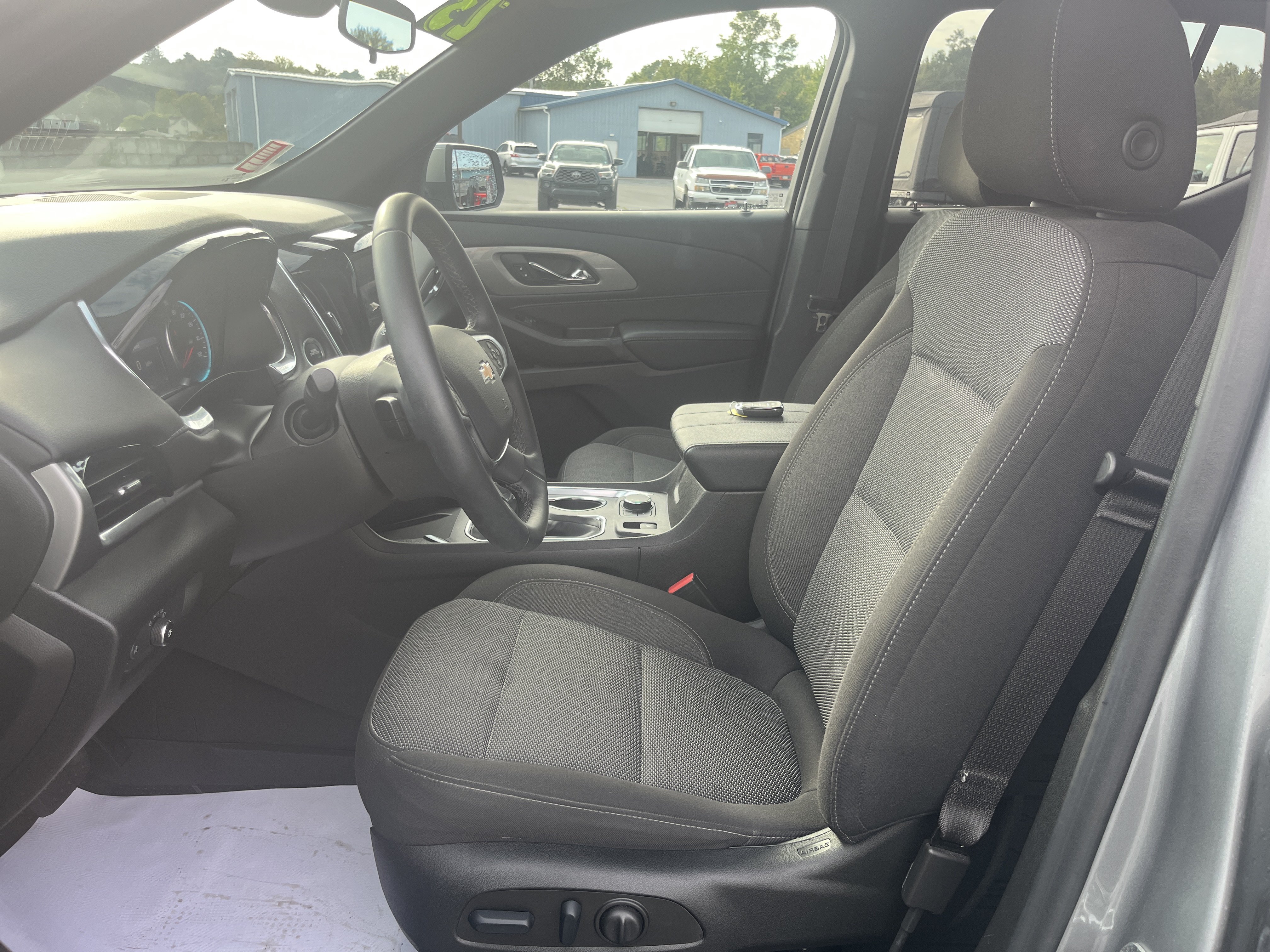 Used 2023 Chevrolet Traverse LT w/ LPO, Floor Liner Package AWD/4WD image 4