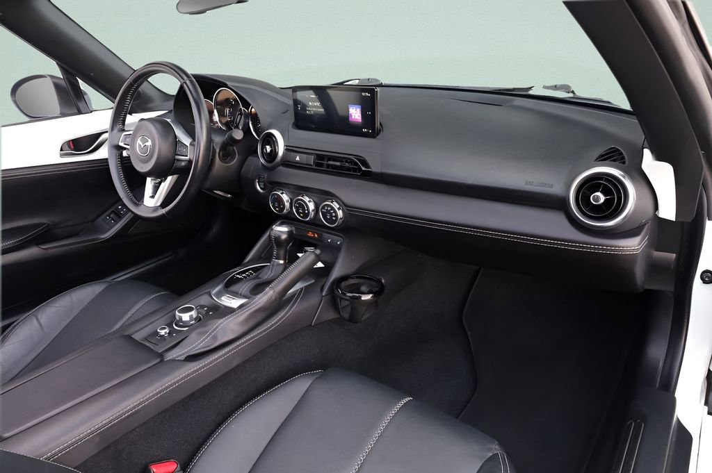 Used 2024 MAZDA MX-5 Miata RF Grand Touring RWD image 27