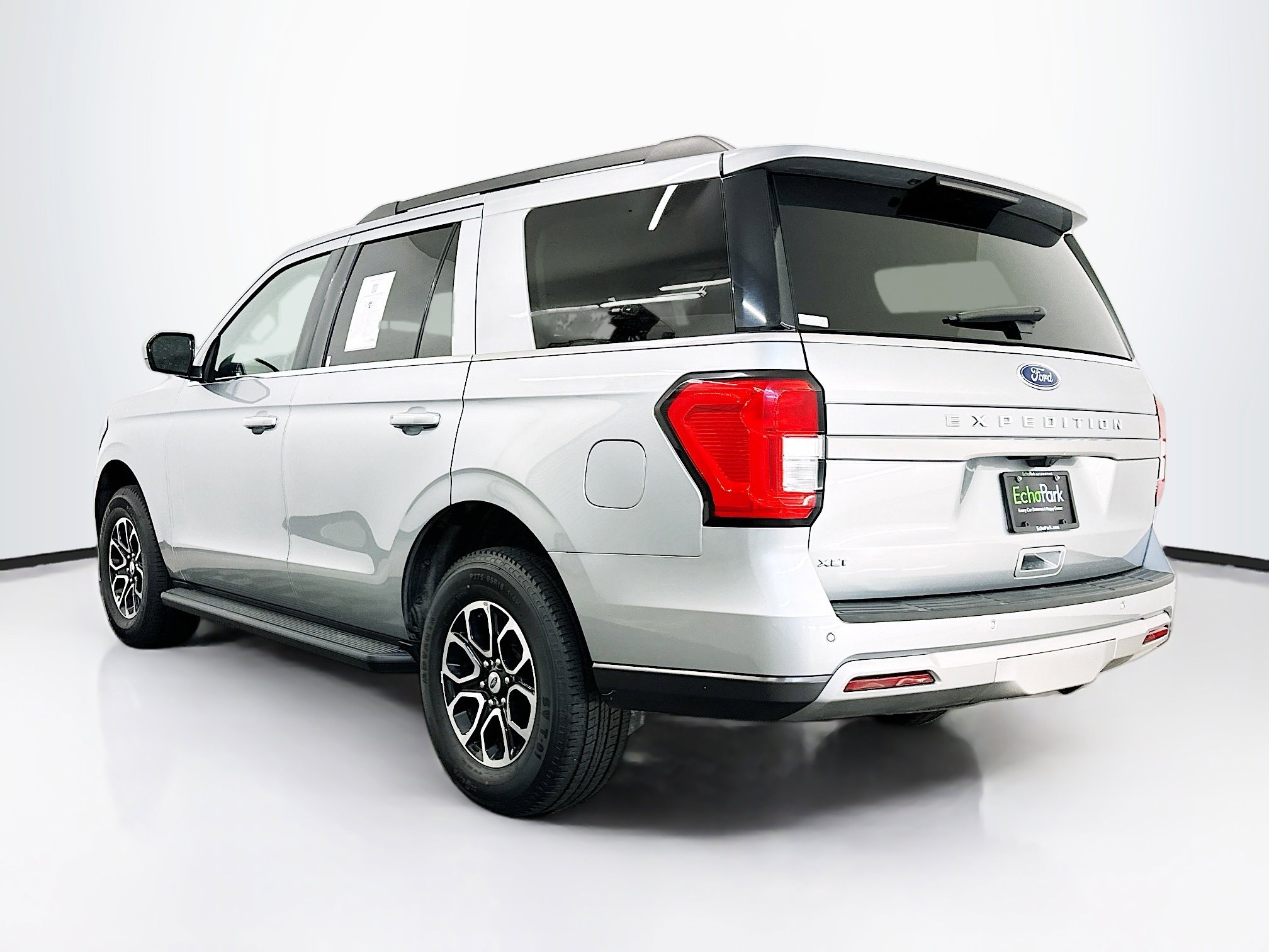 Used 2024 Ford Expedition XLT image 5