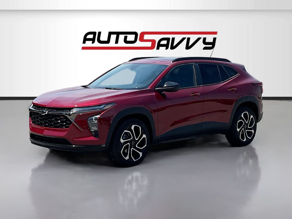 Used 2025 Chevrolet Trax RS w/ Sunroof Package FWD image 3