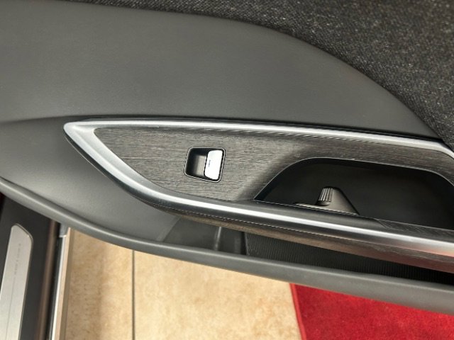 Used 2024 Lucid Air Touring image 8