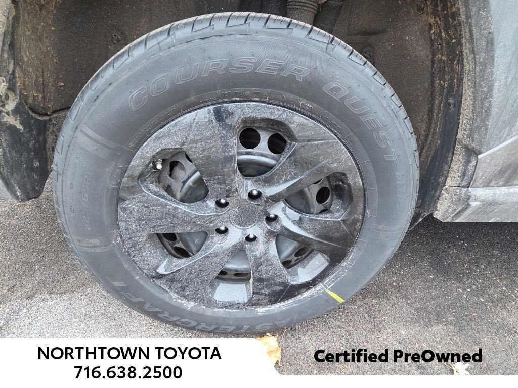 Used 2022 Toyota RAV4 LE image 5