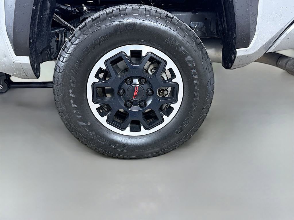 Used 2024 Toyota Tacoma TRD Off-Road image 28