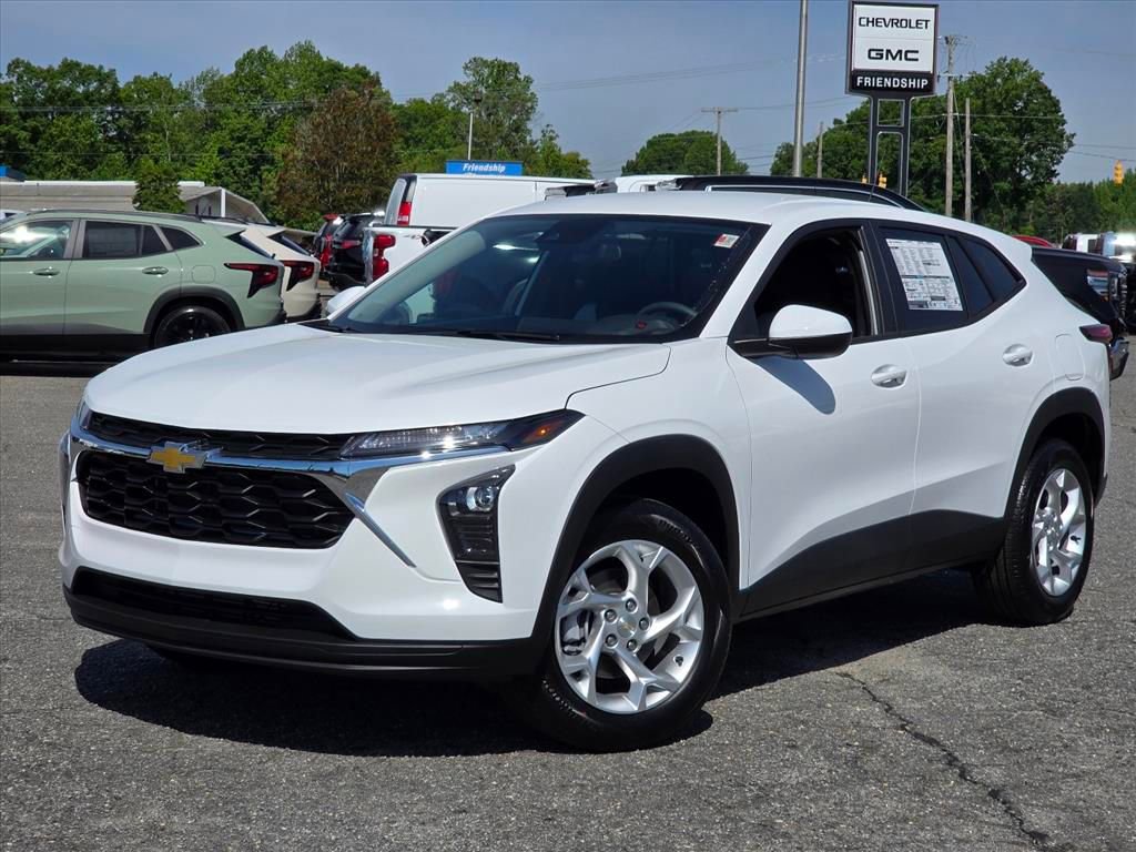 New 2026 Chevrolet Trax LS FWD image 2