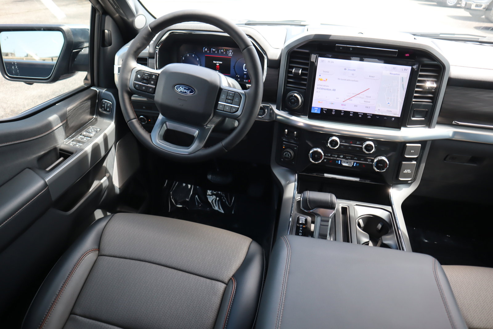 New 2025 Ford F150 Lariat w/ Equipment Group 501A Mid image 32