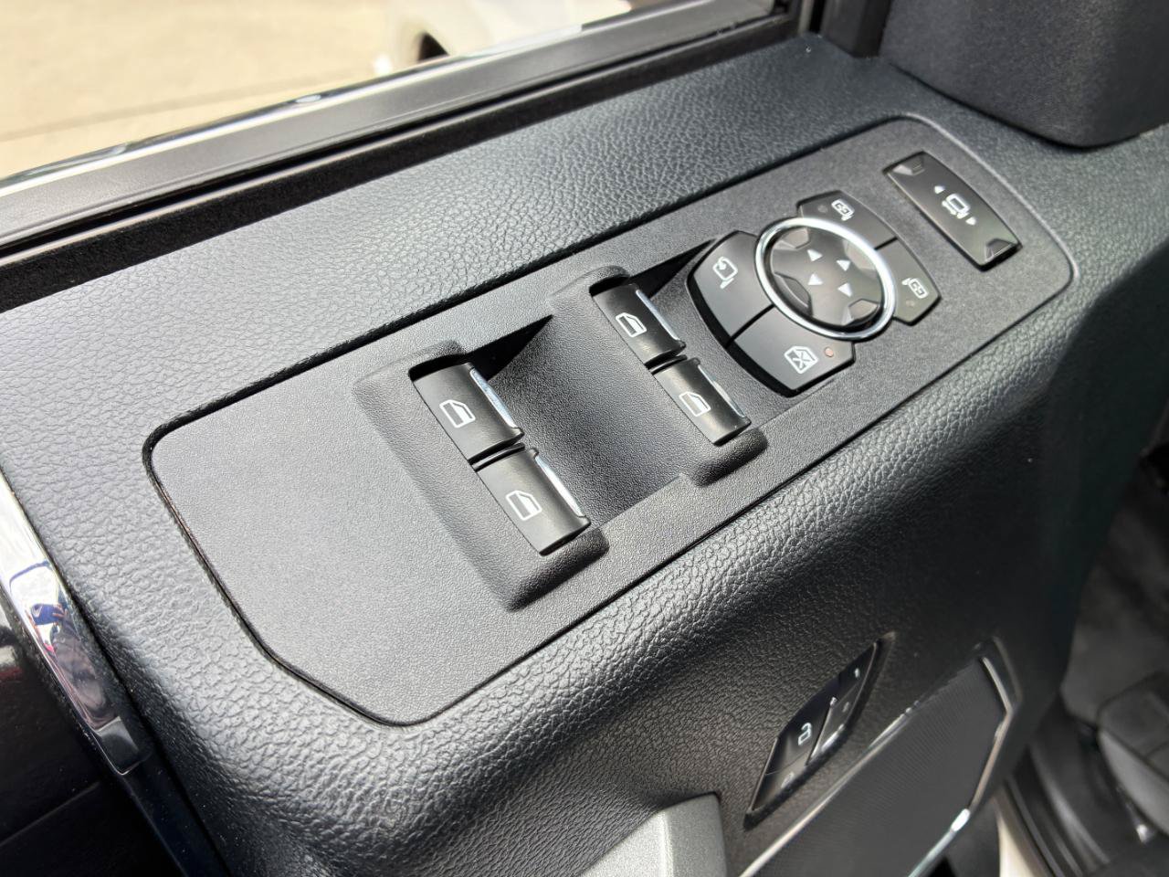 Used 2018 Ford F250 Platinum w/ Platinum Ultimate Package AWD/4WD image 11