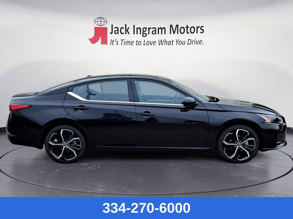 New 2025 Nissan Altima 2.5 SR w/ SR Premium Package image 6