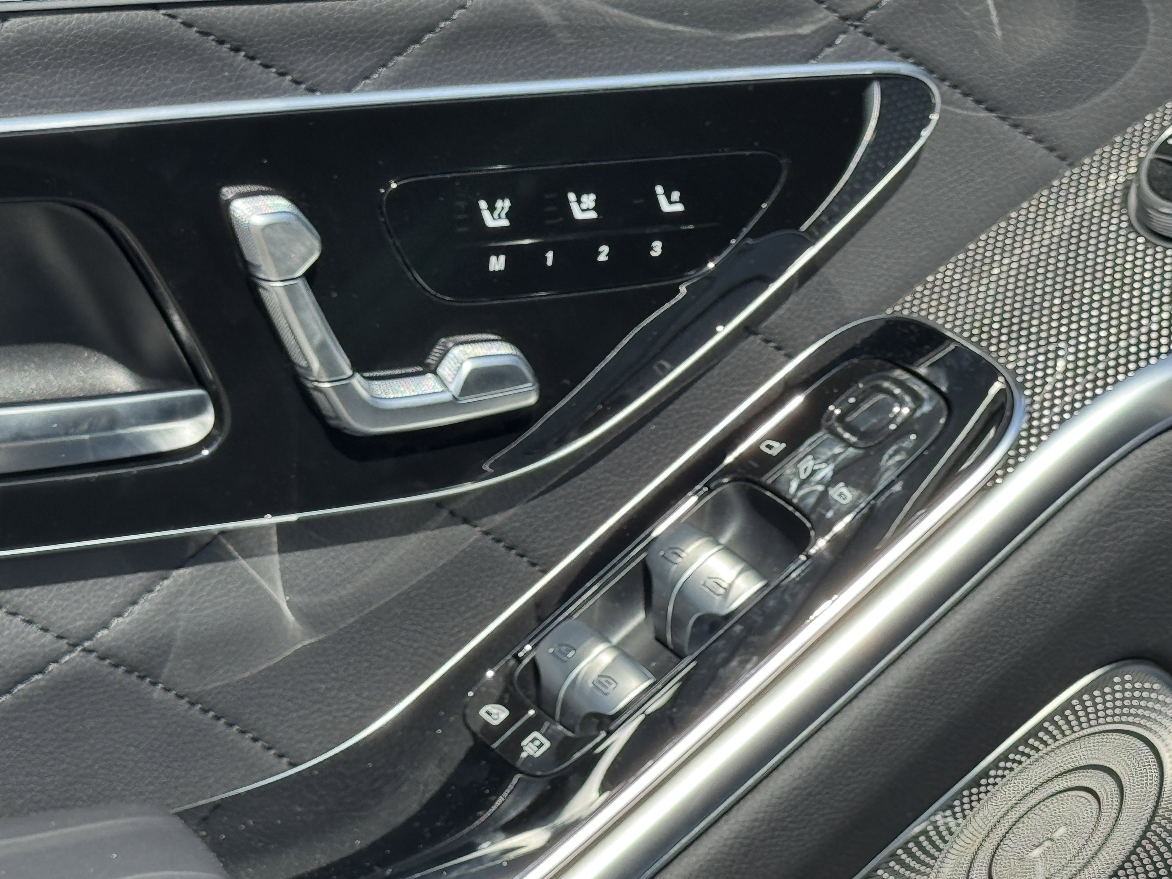 New 2026 Mercedes-Benz S 580e 4MATIC Sedan image 18