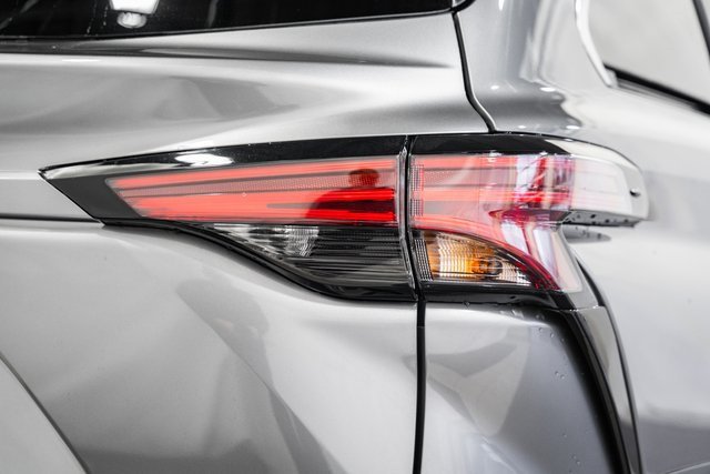 New 2026 Toyota Sienna Platinum AWD/4WD image 6